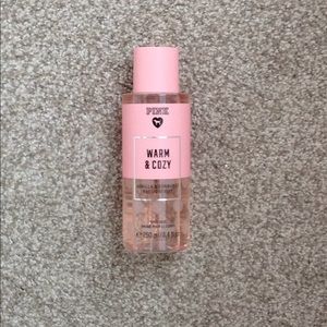 Warm & Cozy body mist from Pink!